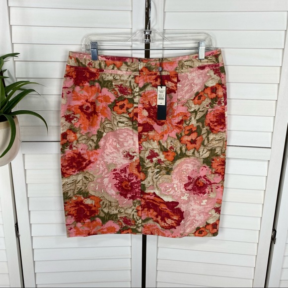 New Talbots Floral Straight Pencil Skirt Back Zip Split Vent Hem Size 12 Petite - Picture 4 of 9